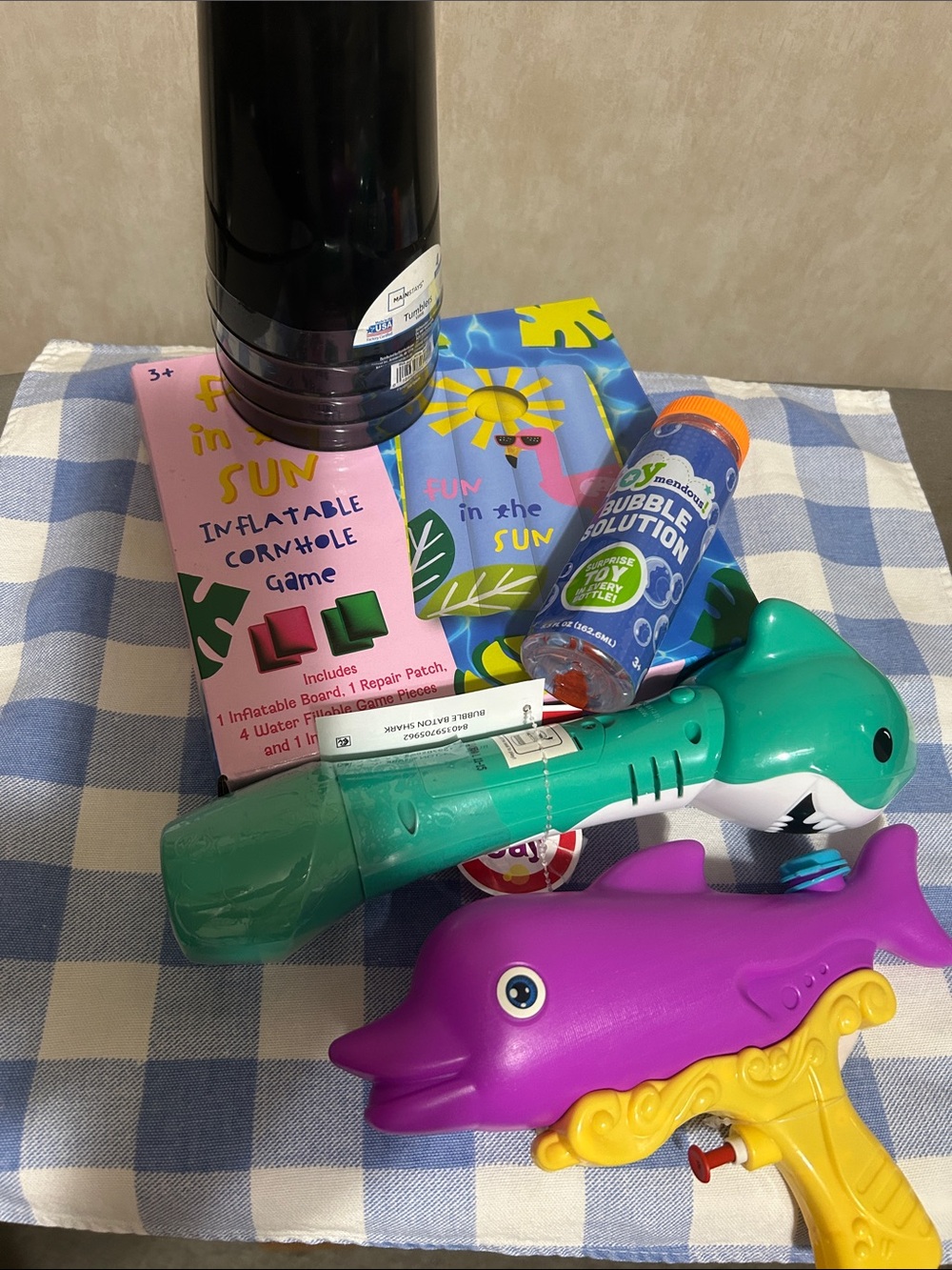 Battery powered Shark & Dolphin Water Blaster Toy Set - Green, Purple, Yellow